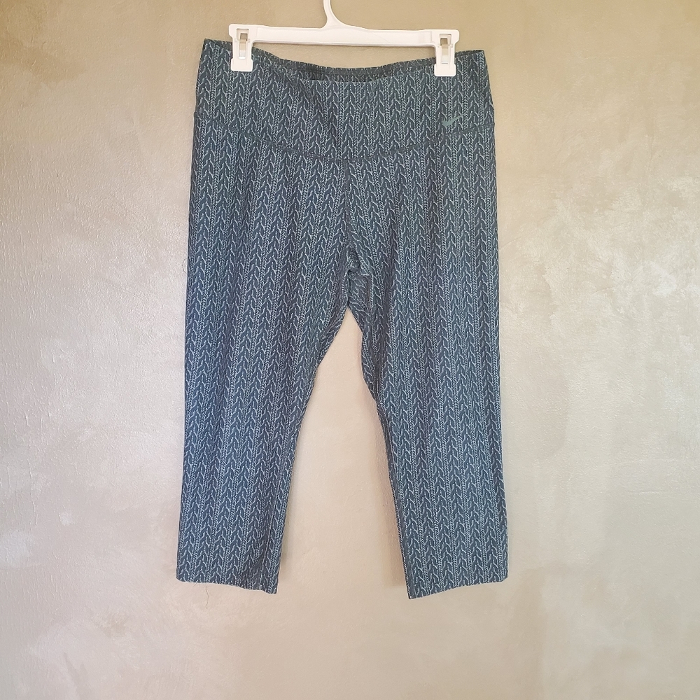 Final sale Nike dri-fit womens athletic leggings